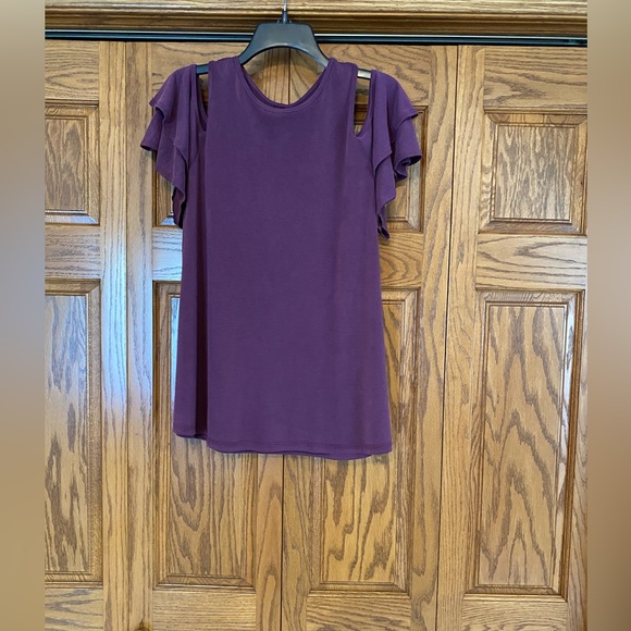 NWOT - ALYA COLD SHOULDER TOP - Picture 1 of 6